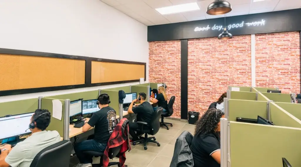 Small business call center agents in Mexico serving U.S. customers – Intugo